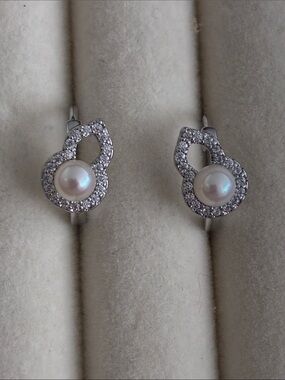 Cultured Pearl and Crystal Silver Drop Earrings - White Pearls